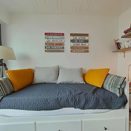 Renove A 2 Pas De La Avec Terrasse Privee, Parking Et Menage Inclus - - Fr-1-224b-36