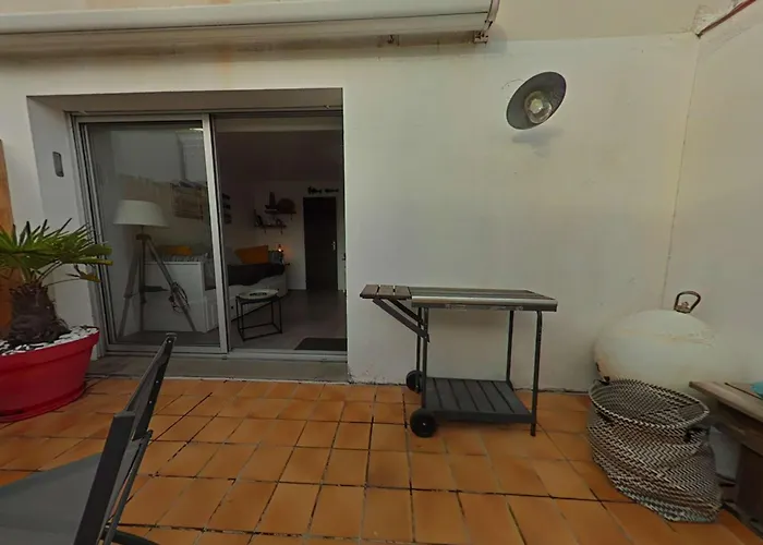 Renove A 2 Pas De La Avec Terrasse Privee, Parking Et Menage Inclus - - Fr-1-224b-36