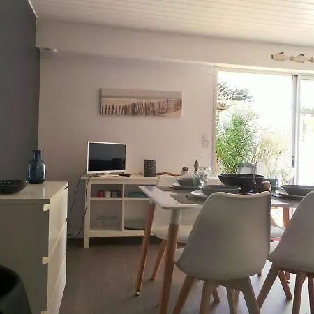 Апартаменты Renove A 2 Pas De La Avec Terrasse Privee, Parking Et Menage Inclus - - Fr-1-224b-36 Нуармутье
