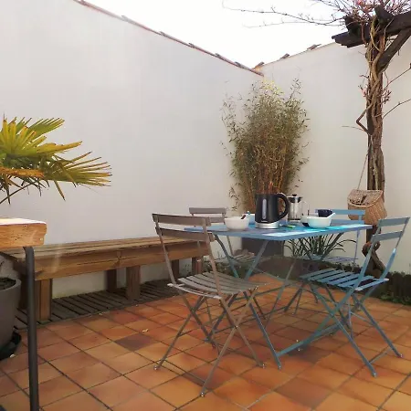 Renove A 2 Pas De La Avec Terrasse Privee, Parking Et Menage Inclus - - Fr-1-224b-36