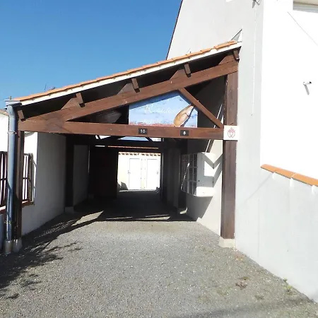 Апартаменты Renove A 2 Pas De La Avec Terrasse Privee, Parking Et Menage Inclus - - Fr-1-224b-36