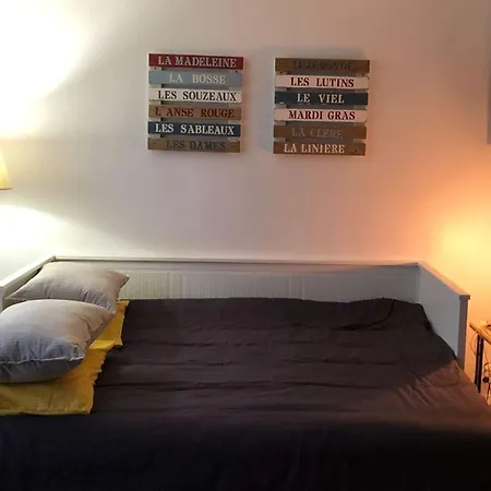 Rénové à 2 Pas De La Avec Terrasse Privée, Parking Et Ménage Inclus - - Fr-1-224b-36